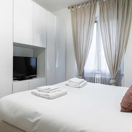 Italianway - Marazzani 8 * Milánó